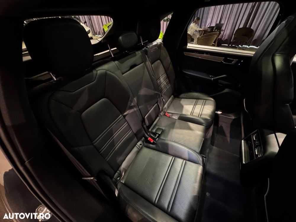 Porsche Cayenne - 17