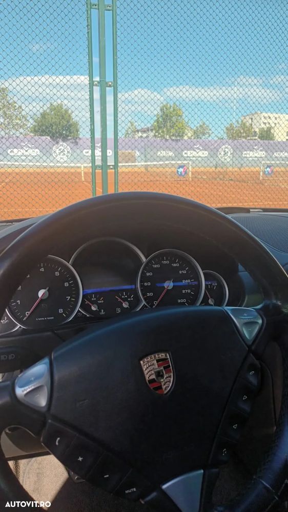 Porsche Cayenne Turbo S Aut - 13