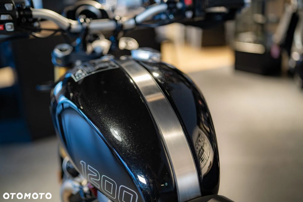 Triumph Scrambler - 19