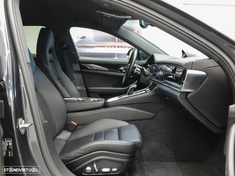 Porsche Panamera Sport Turismo 4 E-Hybrid - 42