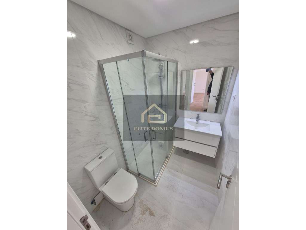 T2 Totalmente Remodelado - Amadora! - Grande imagem: 2/15