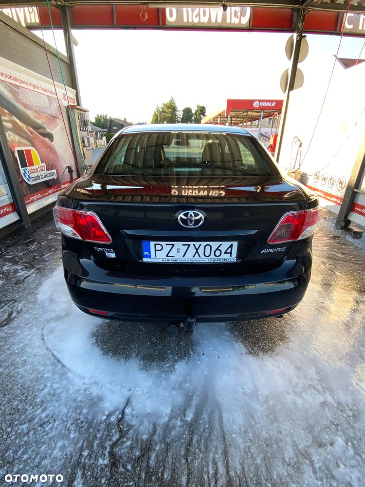 Toyota Avensis 2.2 D-4D Sol - 4