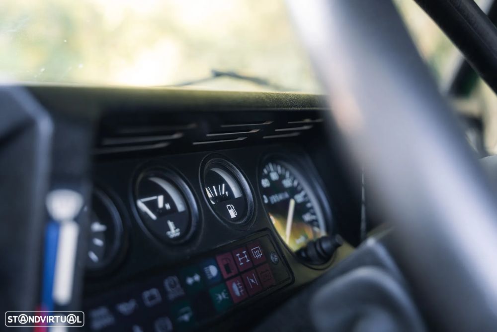Land Rover Defender 90 2.5 TDi Metal Top - 25