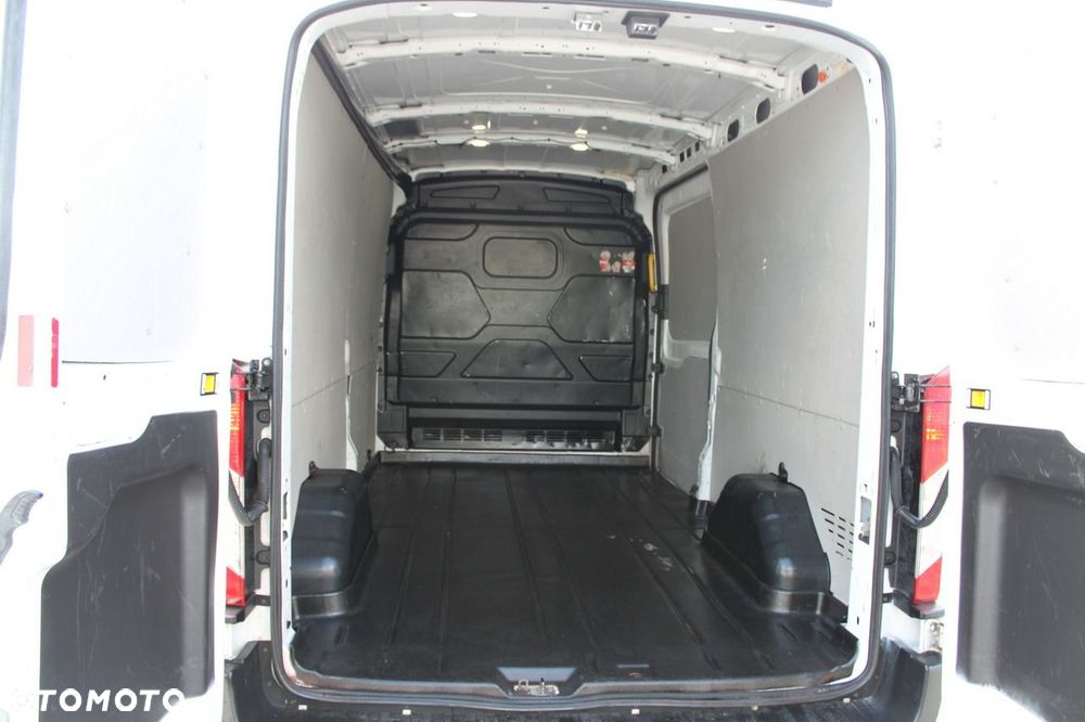 Ford Transit - 12