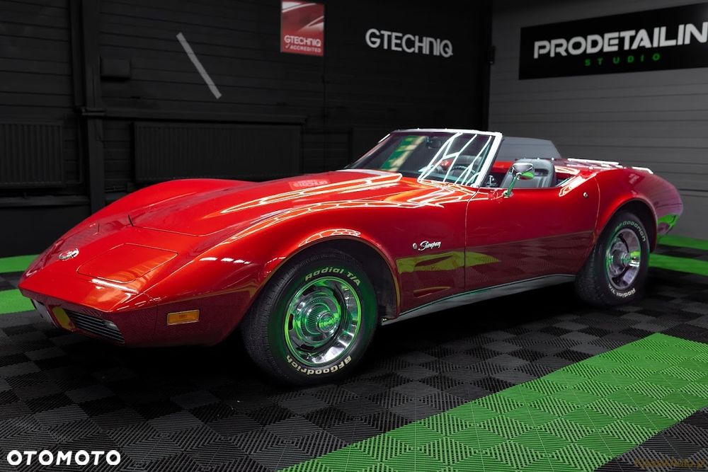 Chevrolet Corvette - 2