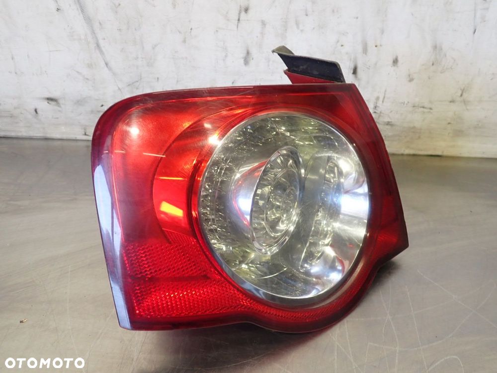 LAMPA LEWA TYLNA VOLKSWAGEN PASSAT B6 3C5945095H - 2