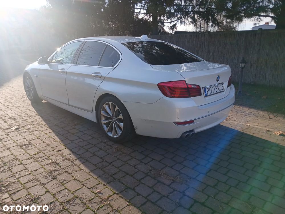 BMW Seria 5 ver-525d-luxury-line - 3