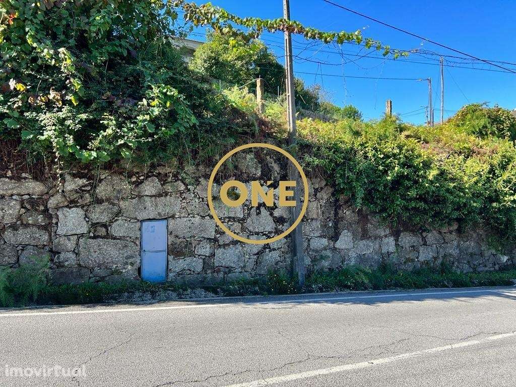 Terreno de 690m2 na Avenida Joao Paulo II em  Rebordões - Santo Tirso - Grande imagem: 2/6