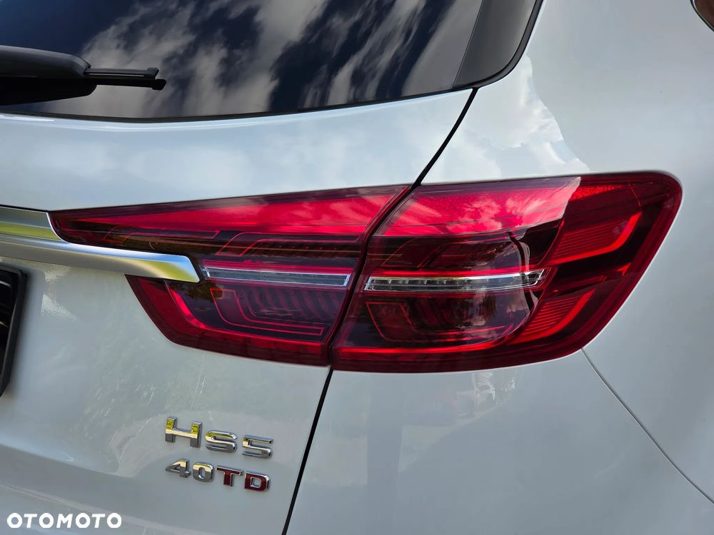 Hongqi HS5 - 10