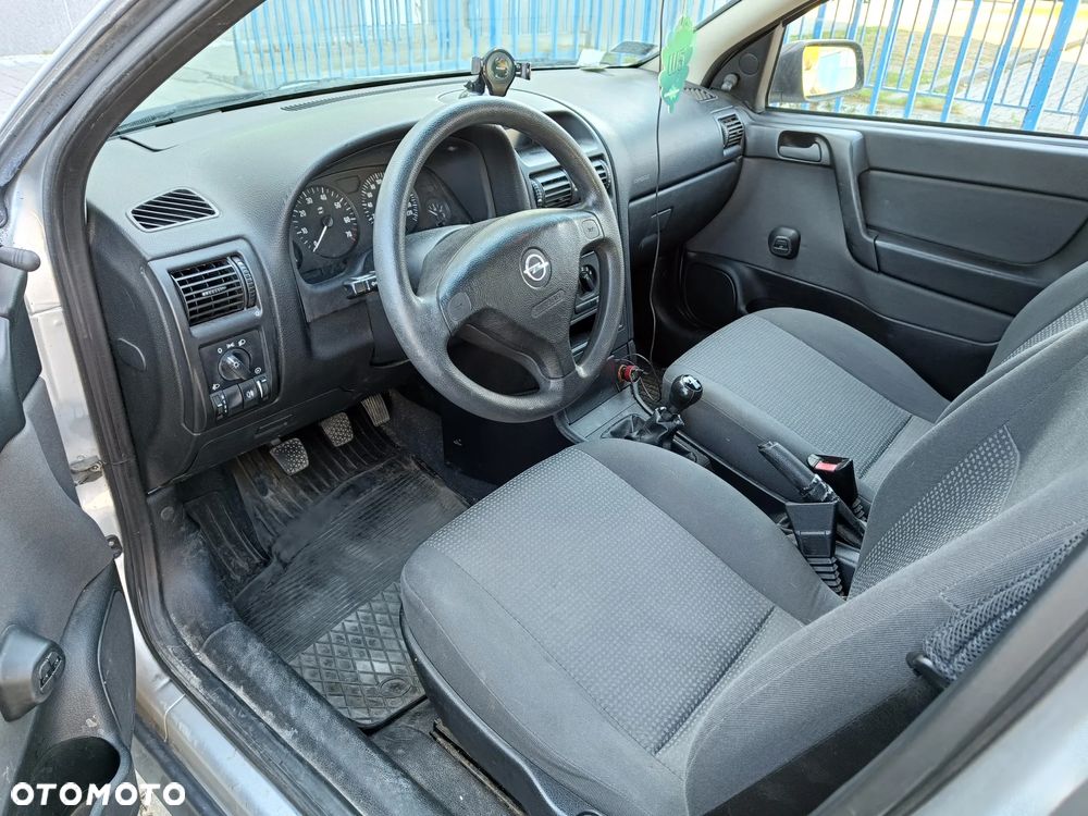 Opel Astra - 17