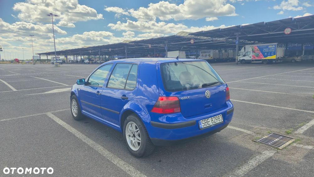 Volkswagen Golf 1.6 Comfortline - 3