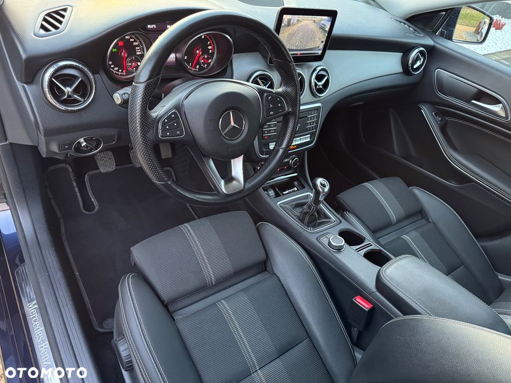 Mercedes-Benz CLA 200 AMG Line - 24