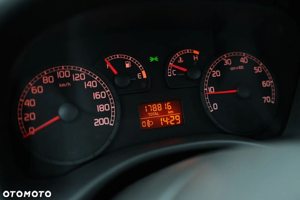 Fiat Punto 1.2 8V Active - 18