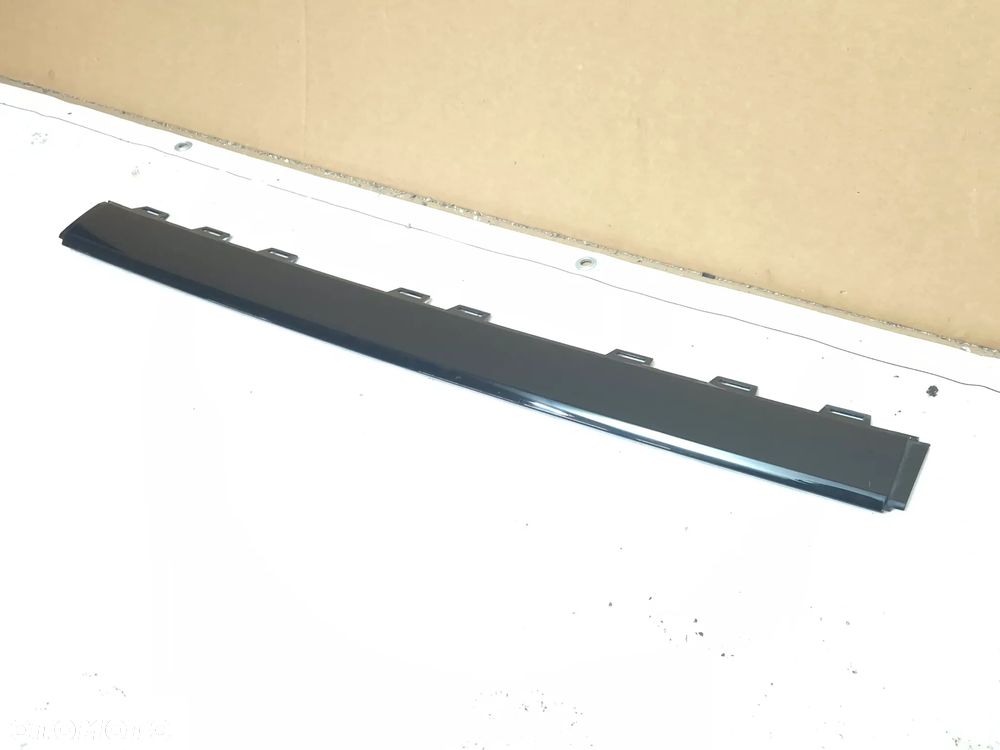 Spoiler zderzaka tylnego Audi Q8 4M8 4M8807541C - 3