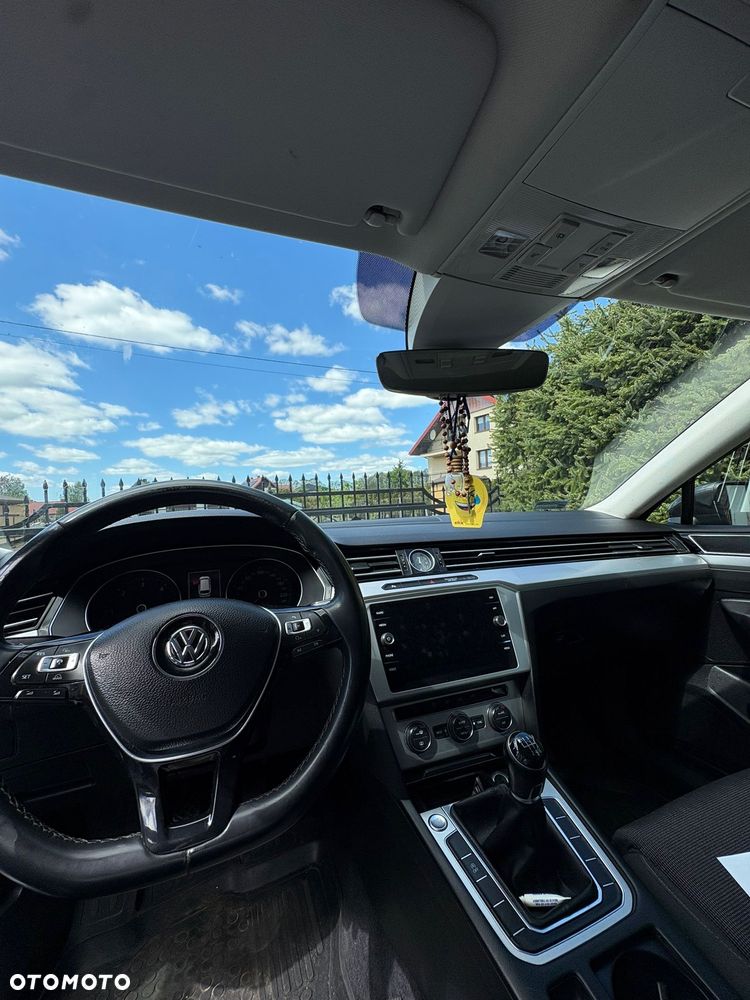 Volkswagen Passat 1.6 TDI BMT Trendline - 13