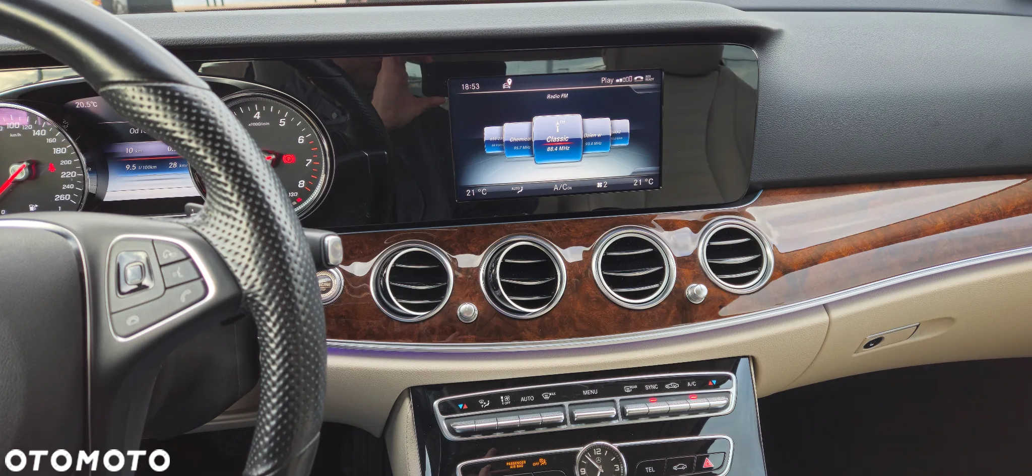 Mercedes-Benz Klasa E 200 9G-TRONIC - 26