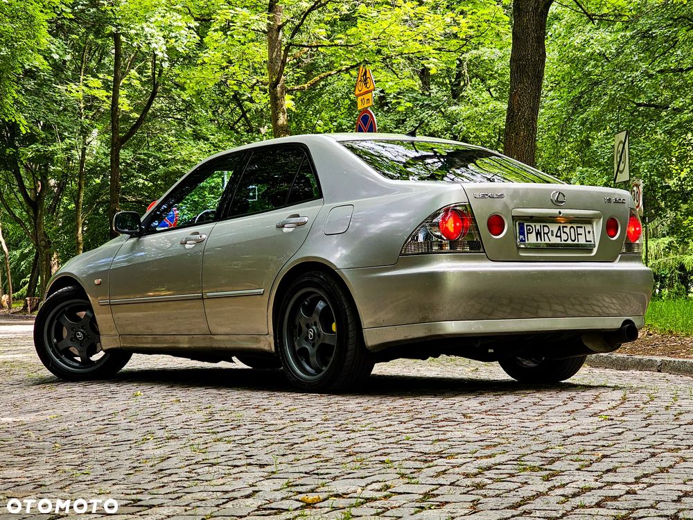 Lexus IS 200 Elegance - 2