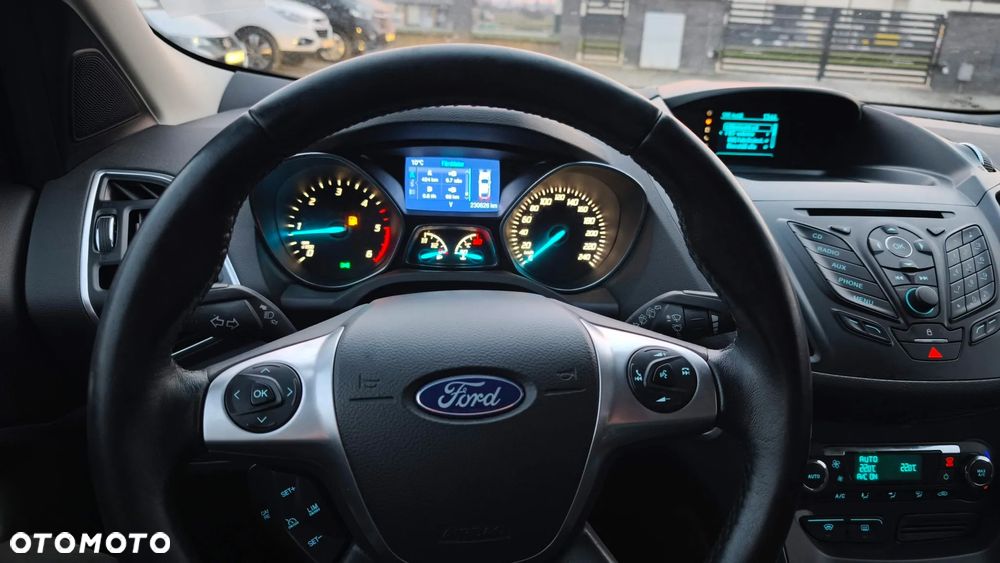 Ford Kuga 2.0 TDCi 4x4 Titanium - 12