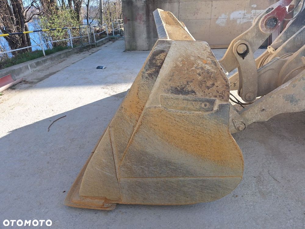 Volvo L 120 H 4X4 - 36