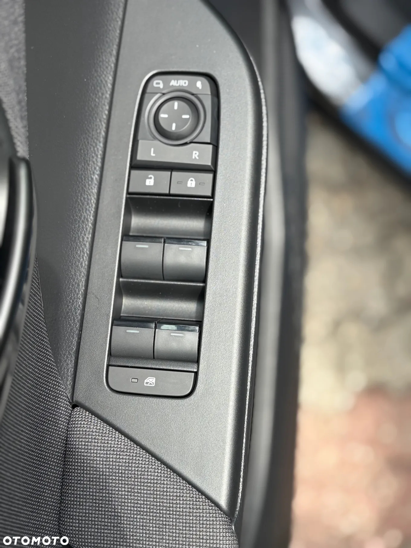 Toyota C-HR 2.0 PHEV Dynamic Force Style - 11