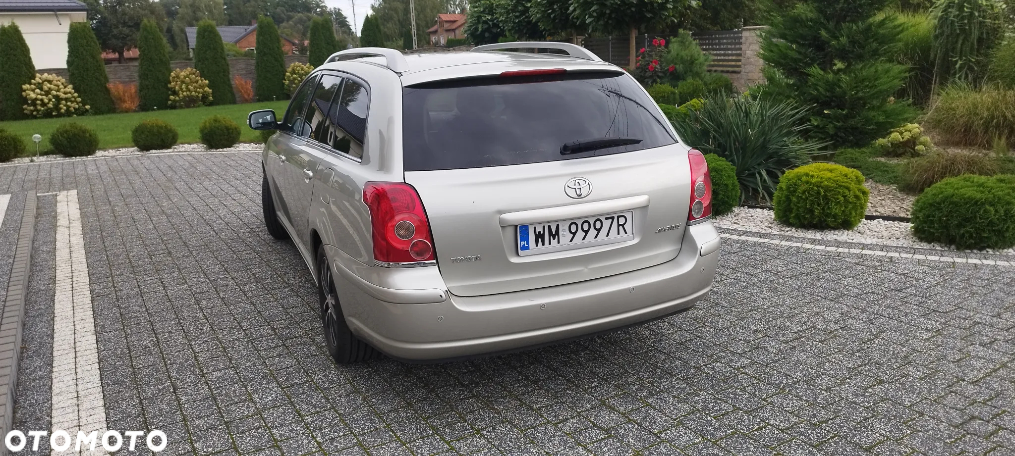 Toyota Avensis - 2