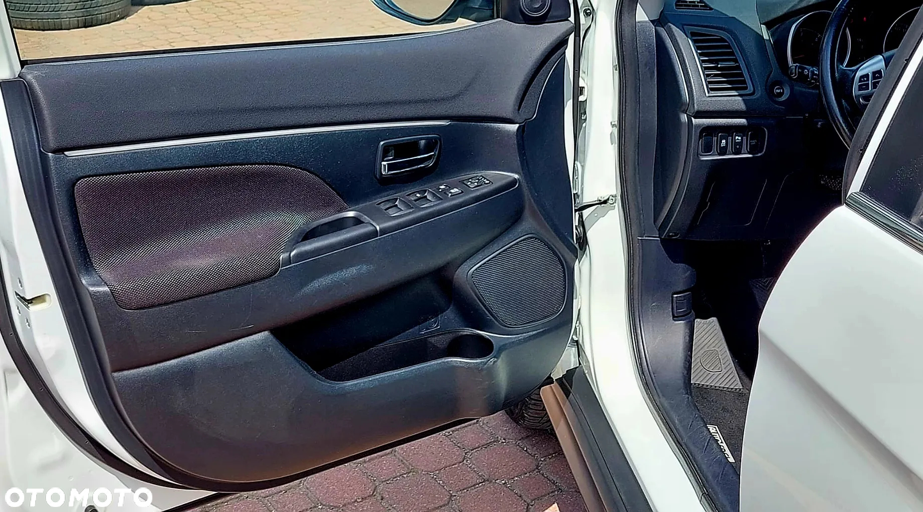 Mitsubishi ASX 1.8 DI-D 4WD Intense - 10
