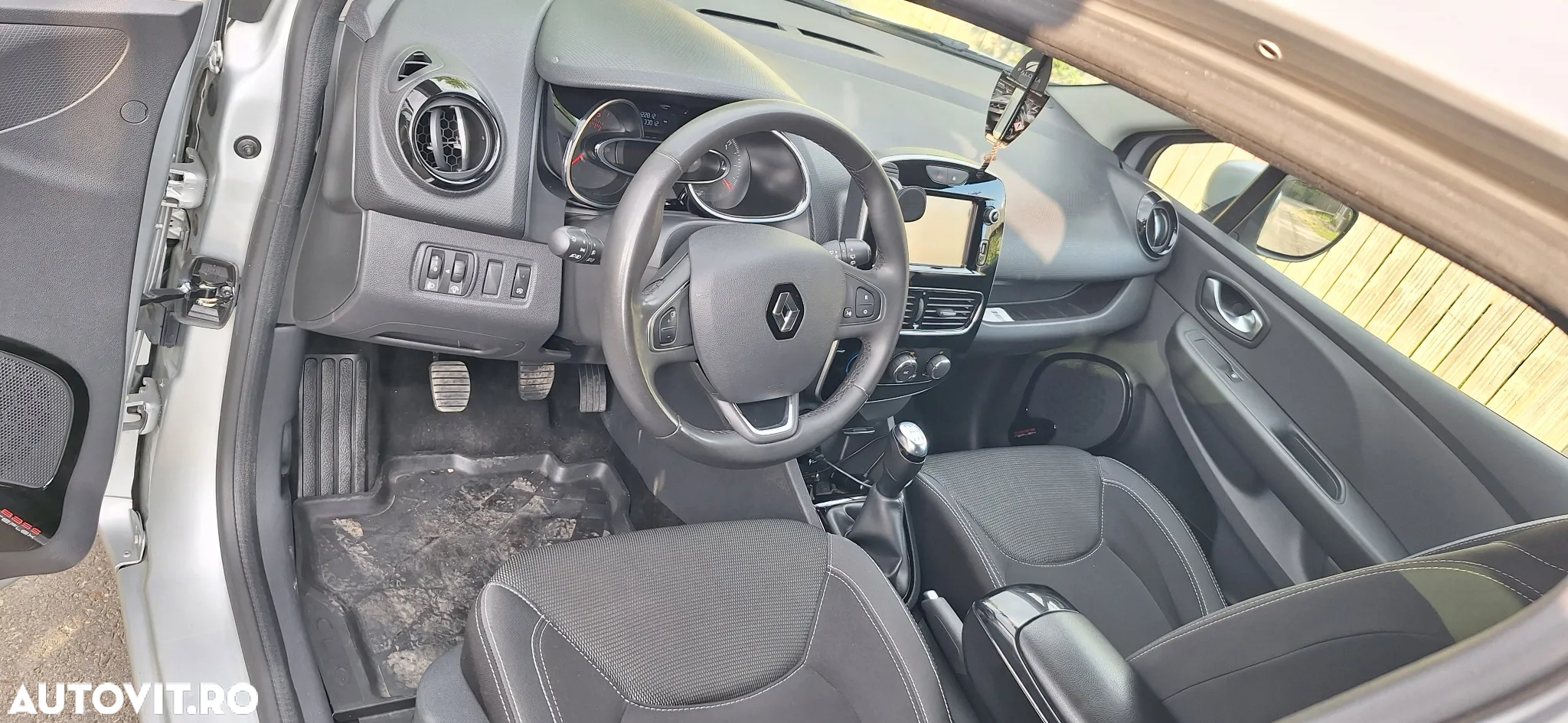 Renault Clio IV dCi Energy Intens - 8