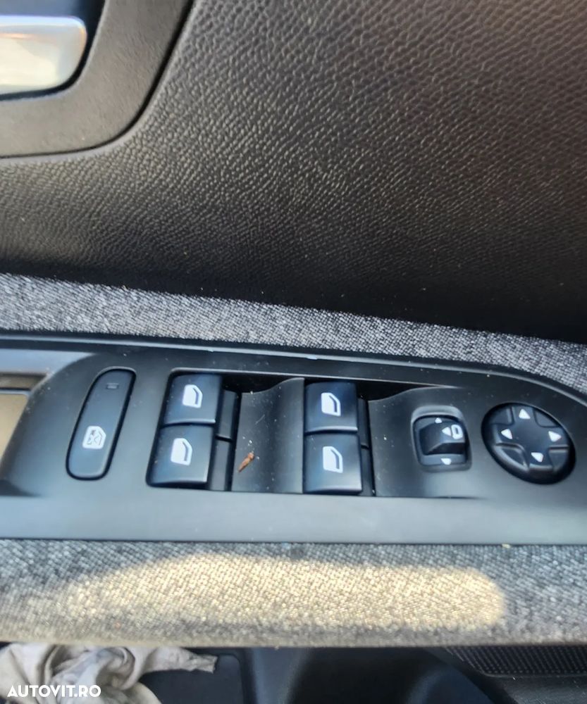 Peugeot 3008 1.2 PureTech 130 EAT8 Active Pack - 31