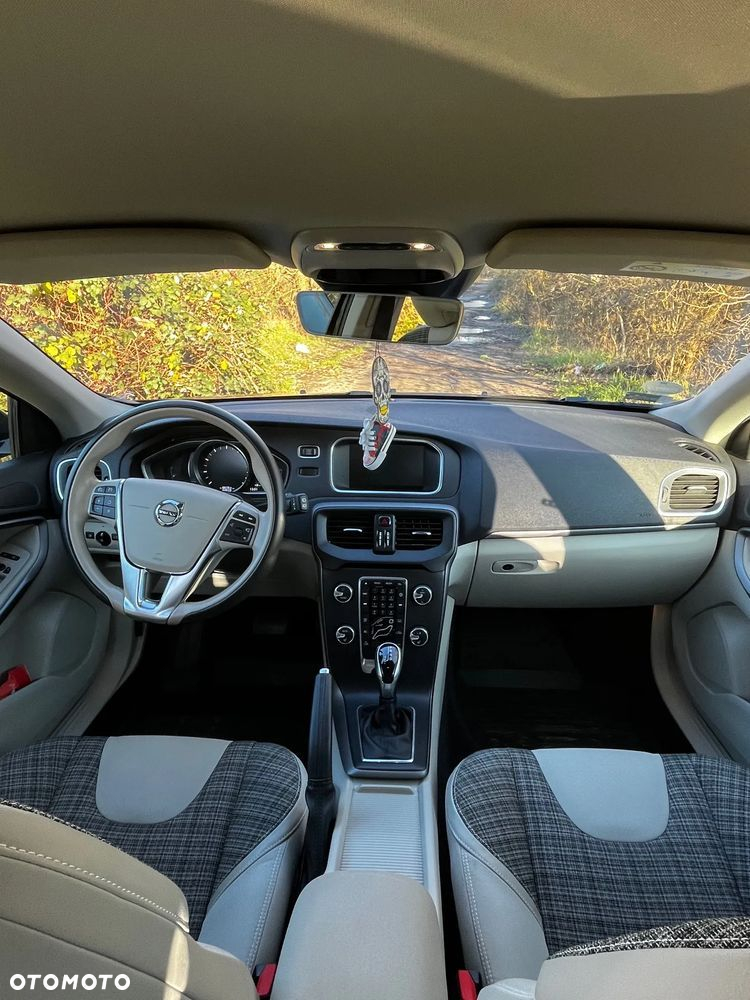 Volvo V40 T3 Drive-E Momentum - 7