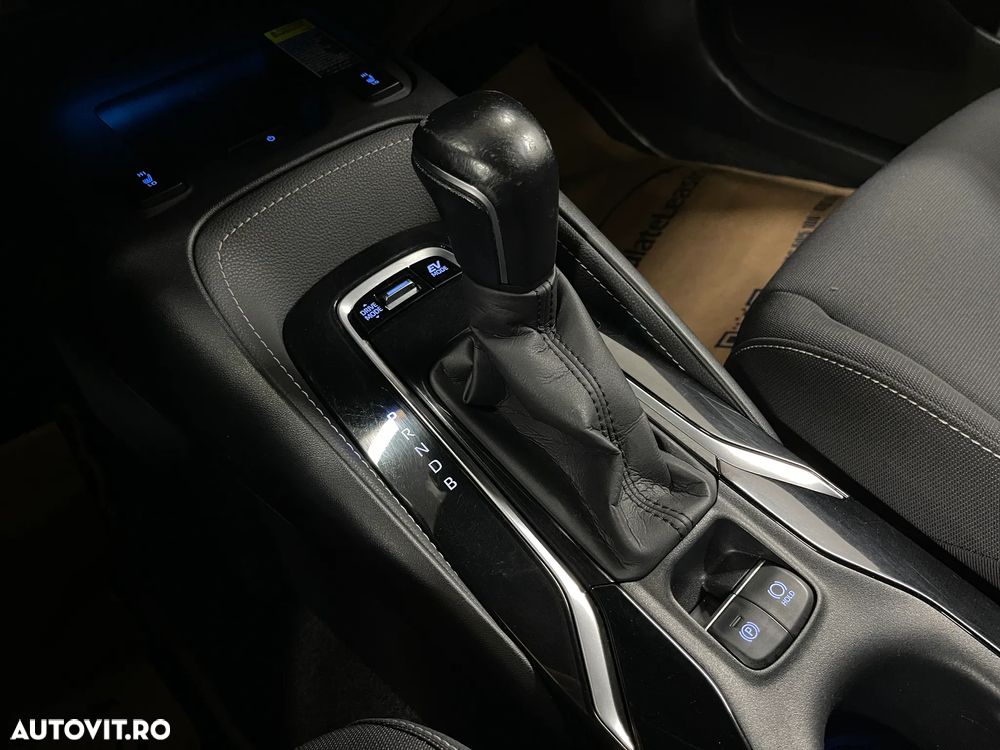 Toyota Corolla 1.8 HSD Dynamic - 23