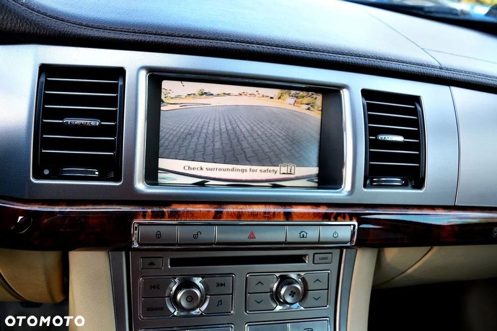 Jaguar XF 4.2 V8 Premium Luxury - 10
