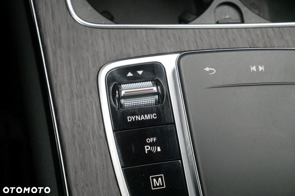 Mercedes-Benz GLC - 27