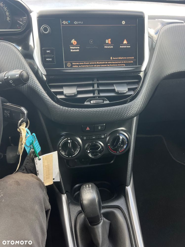Peugeot 2008 PureTech 110 Style - 17