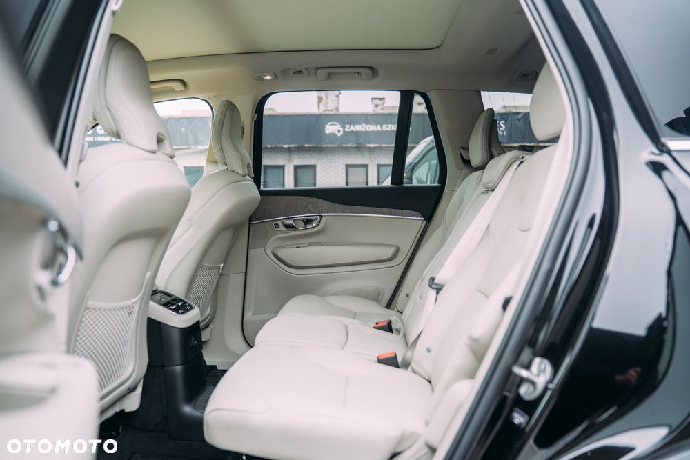 Volvo XC 90 T8 AWD Plug-In Hybrid Plus Bright 7os - 11