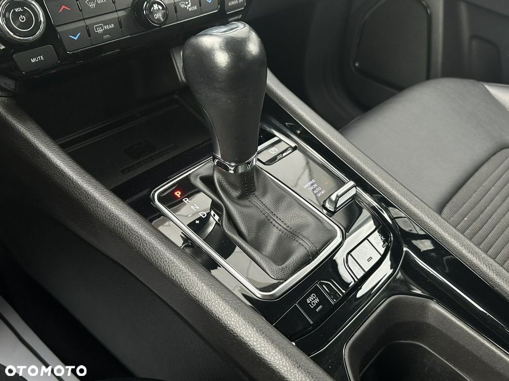 Jeep Compass - 24