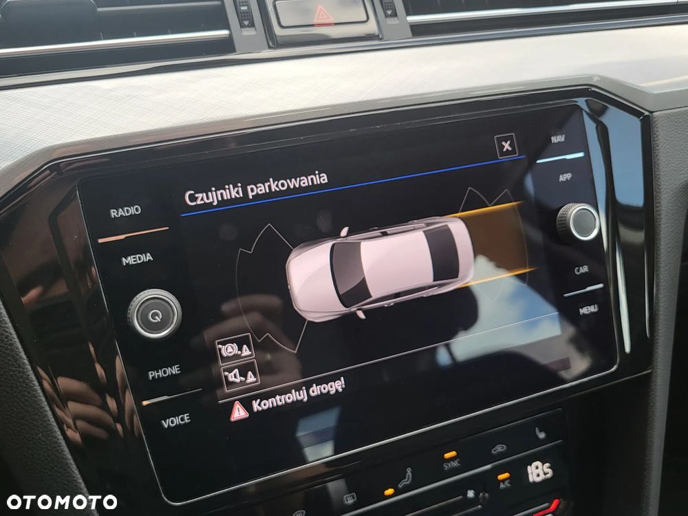 Volkswagen Passat 2.0 TSI Business DSG - 17