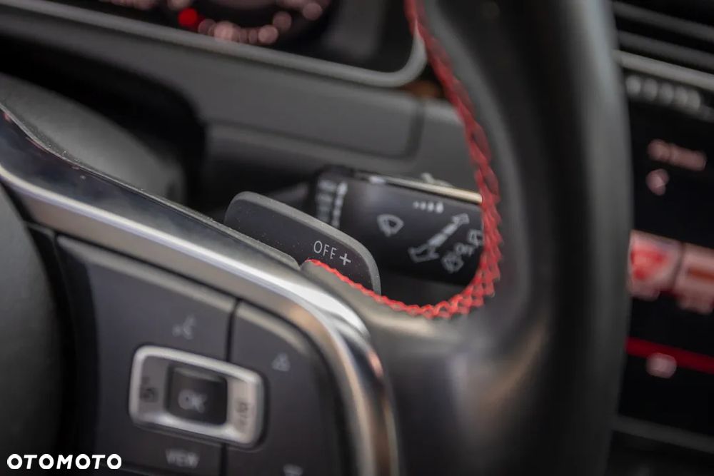 Volkswagen Golf - 28