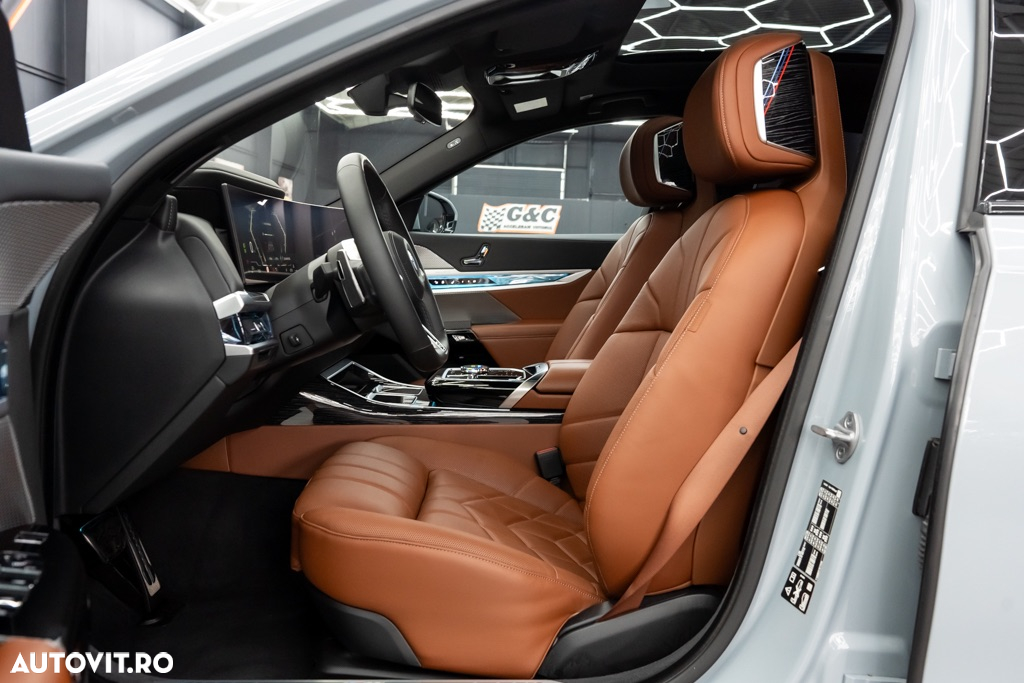 BMW Seria 7 740d xDrive MHEV - 14