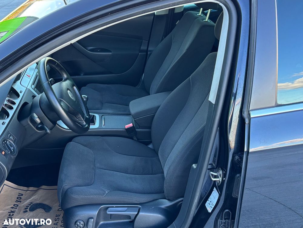 Volkswagen Passat Variant 2.0 Blue TDI SCR Comfortline - 15