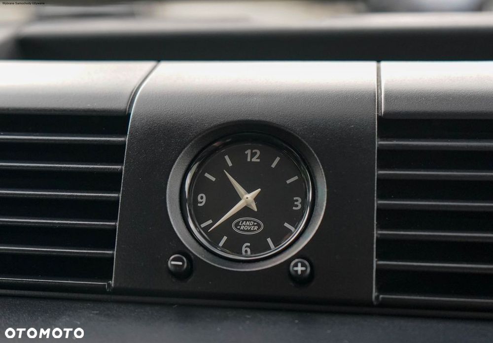 Land Rover Defender - 22