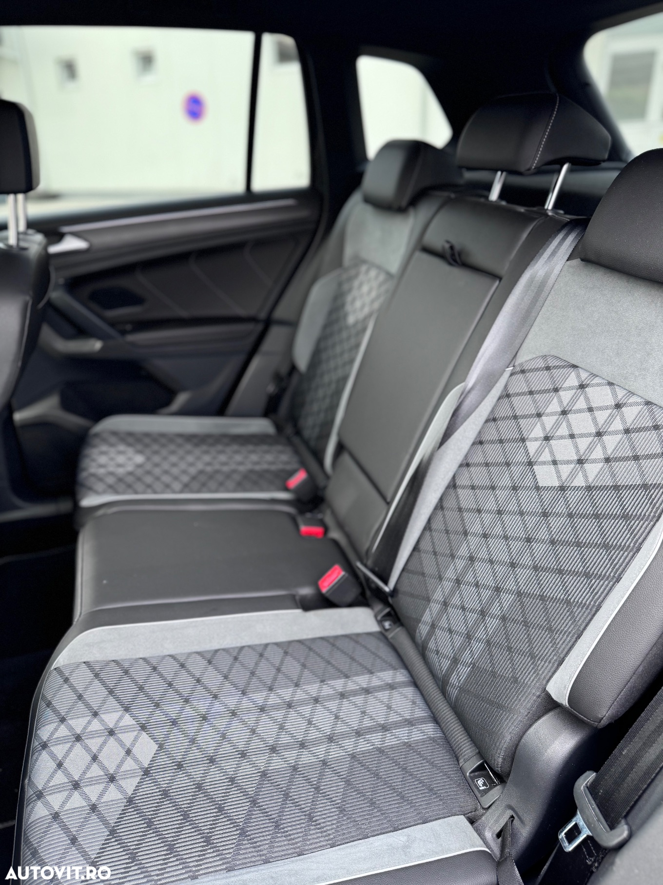 Volkswagen Tiguan 2.0 TDI SCR DSG 4Motion R-Line - 12