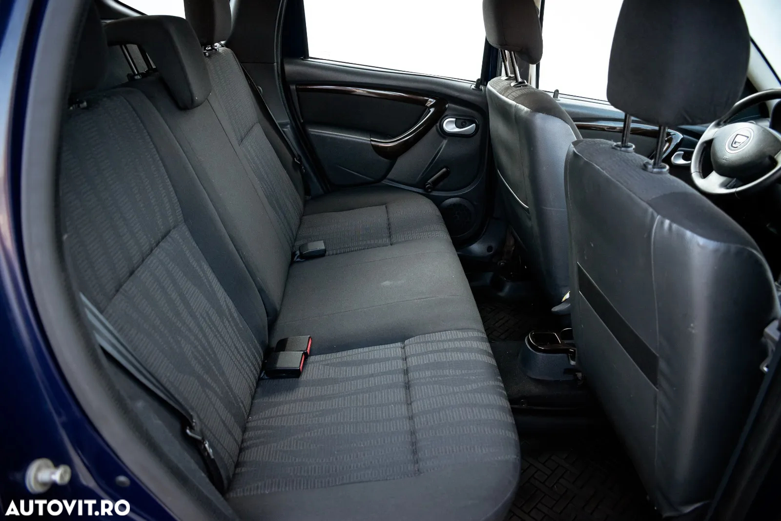 Dacia Duster 1.6 4x2 Laureate - 18
