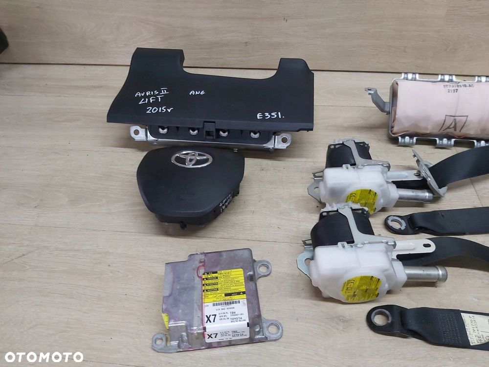 Toyota Auris II LIFT Air bag poduszka kierowcy deska pas lewy prawy LIFT - 1