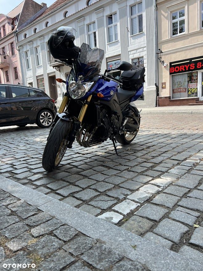 Yamaha FZ8 - 2