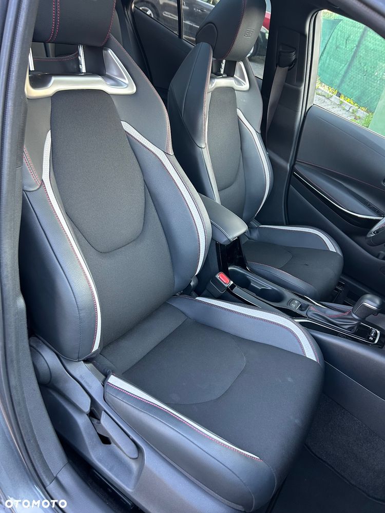 Toyota Corolla 2.0 Hybrid GR Sport Dynamic - 34