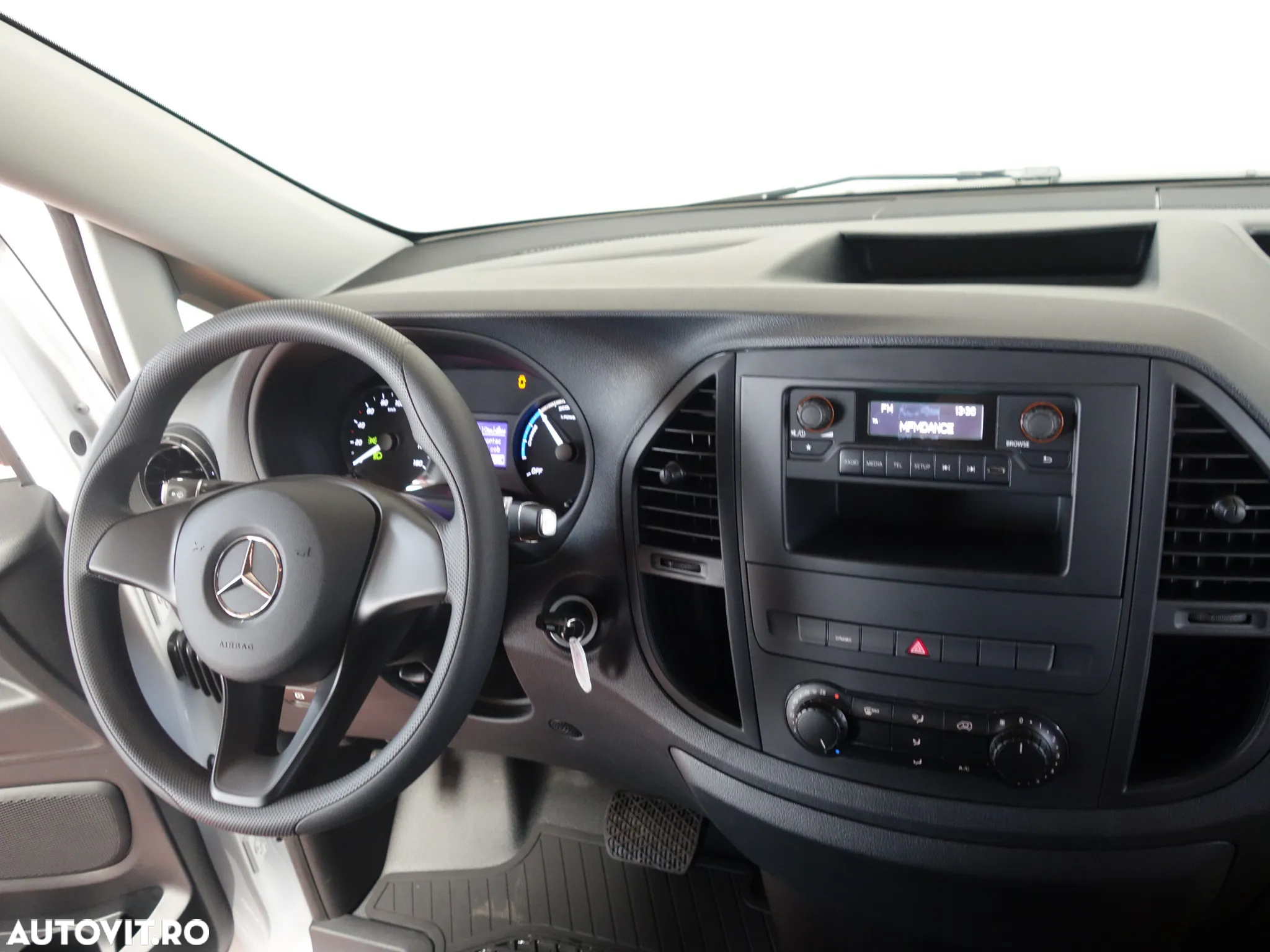 Mercedes-Benz eVito - 8