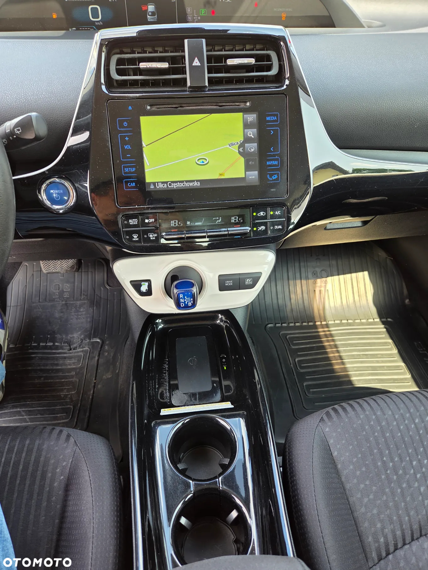 Toyota Prius 1.8 Hybrid Prestige - 17