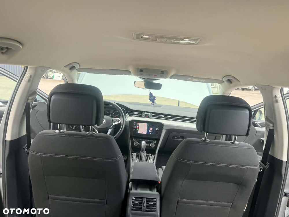 Volkswagen Passat - 17
