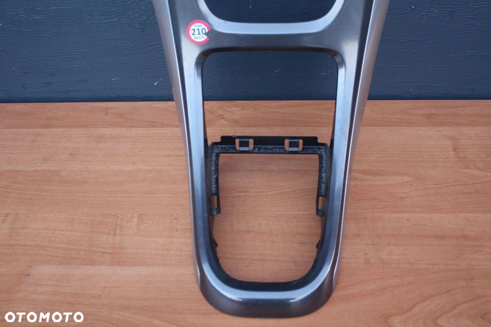 RAMKA ŚRODKOWA RADIA PANELU OPEL ASTRA J EUROPA - 3