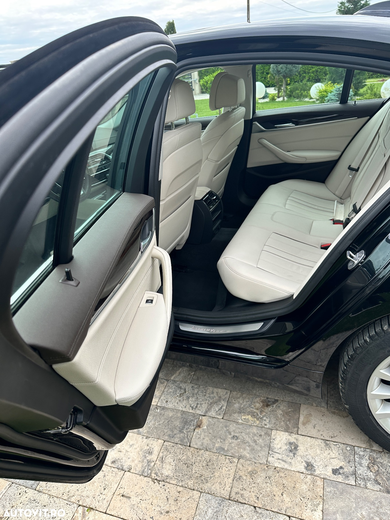BMW Seria 5 530d xDrive AT - 17